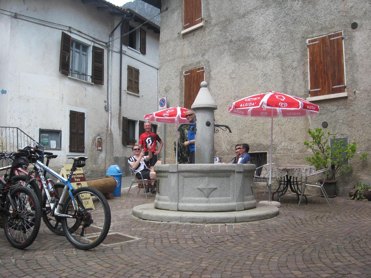 Antica Osteria Pace Hotel Moerna Luaran gambar